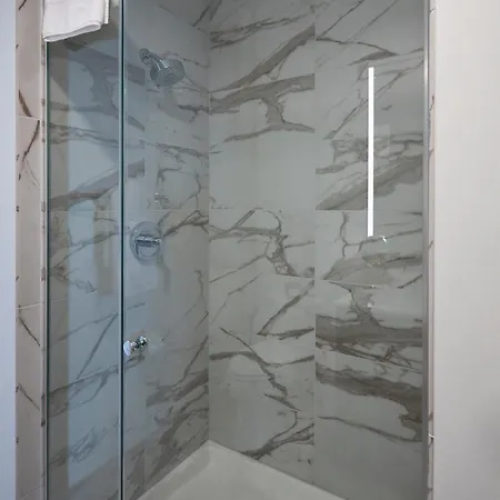 Apartment Lux Apts With Views And Amenities