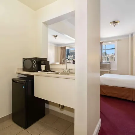 Hotel Travelodge By Wyndham Downtown 2*