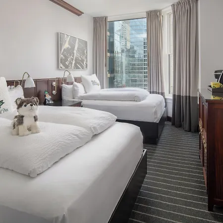 Staypineapple, An Iconic Hotel, The Loop Hotel Chicago