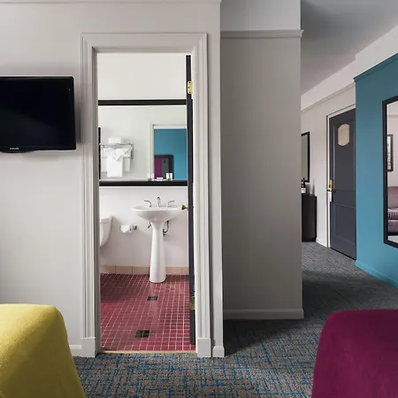 Hotel City Suites Hotel 3*