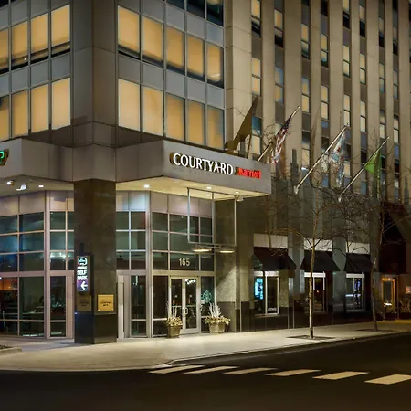 Courtyard By Marriott Downtown/magnificent Mile