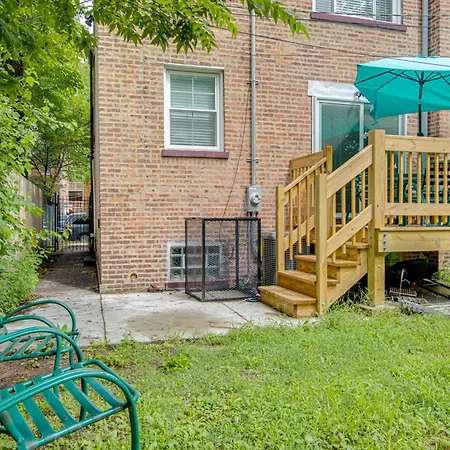 2 Mi To South Shore Beach: Urban Retreat W/ Yard Holiday home