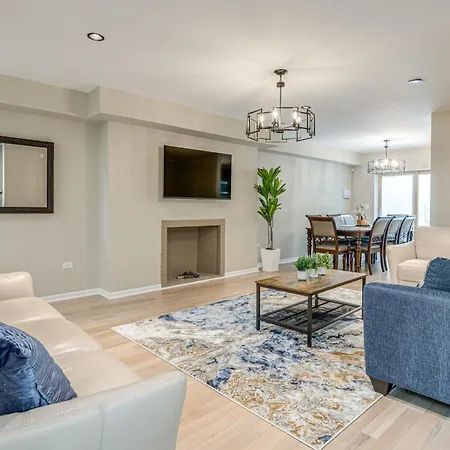 Holiday home 2 Mi To South Shore Beach: Urban Retreat W/ Yard Chicago
