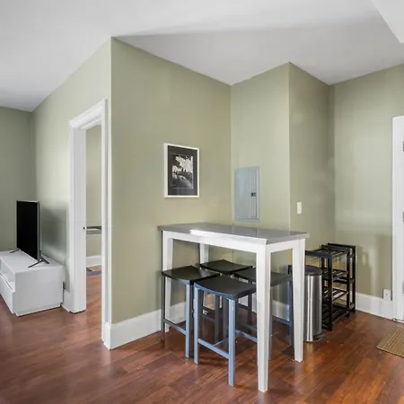 3835 W North #2 Homestay Chicago