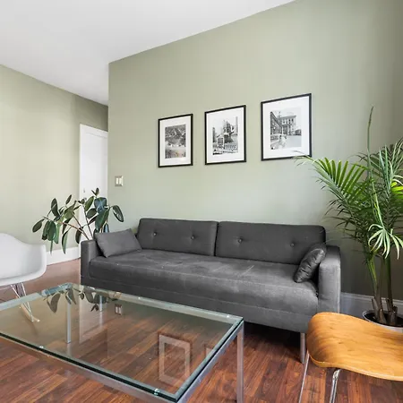 Homestay 3835 W North #2