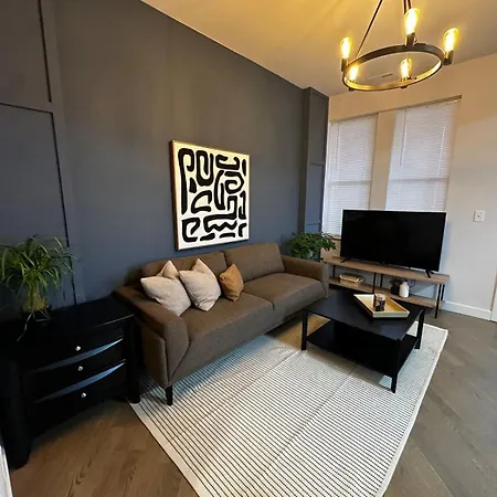 2 Bedroom With Soaking Tub And Onsite Parking Chicago