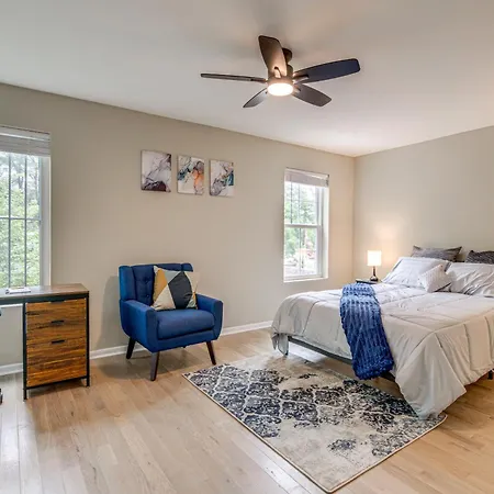 2 Mi To South Shore Beach: Urban Retreat W/ Yard Holiday home Chicago