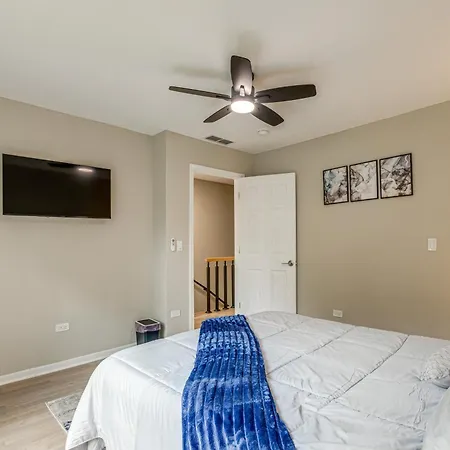 2 Mi To South Shore Beach: Urban Retreat W/ Yard * Chicago