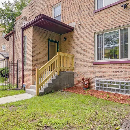 2 Mi To South Shore Beach: Urban Retreat W/ Yard Chicago