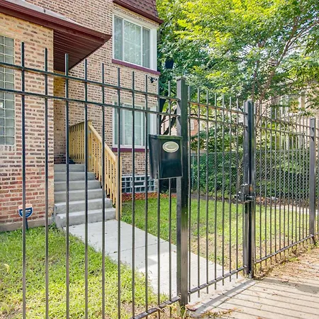 2 Mi To South Shore Beach: Urban Retreat W/ Yard * Chicago