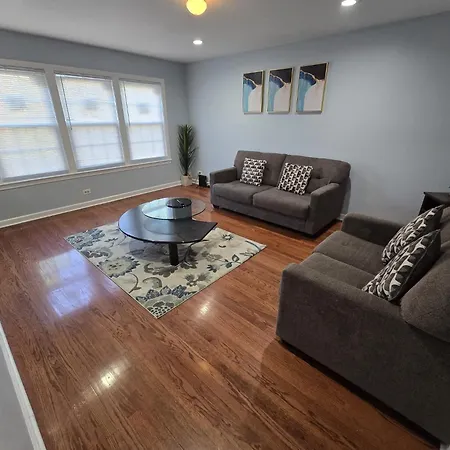 Spacious 3br Retreat Free Parking By Shore Dr *