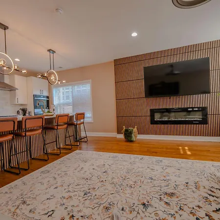 Apartment Luxury Stylish 3br Minutes From Downtown