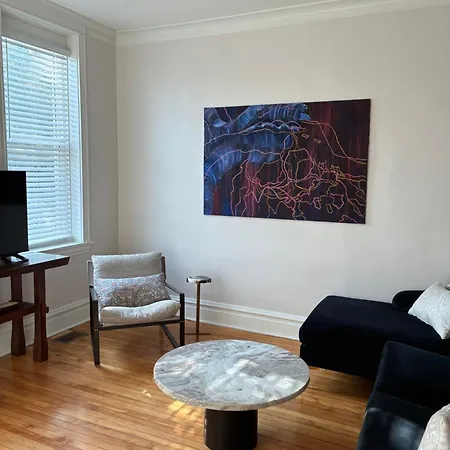 Historic Feel Modern Comfort Walk To Parks & Food Apartment Chicago