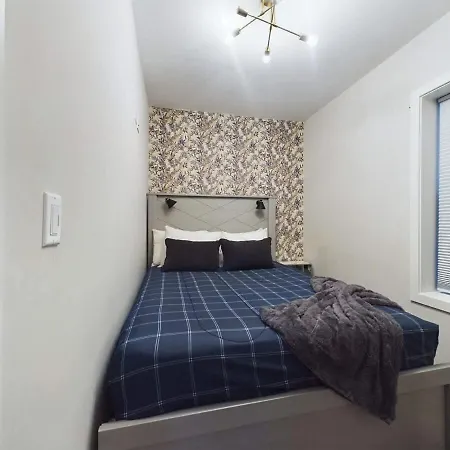 2br With Onsite Parking And Laundry Just 4 Min To Downtown *