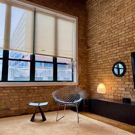 Huge! 3 King Bedrooms With Private Rooftop Lounge On Fulton Market