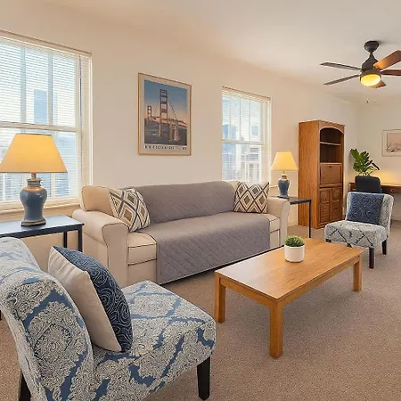 1br Gold Coast Vintage Gem - Sp 1700 *
