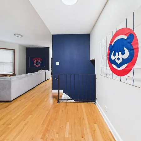 Spacious 4br Covered Parking Just Steps To Wrigley *