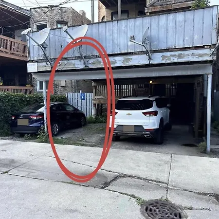 Apartment Spacious 4br Covered Parking Just Steps To Wrigley *