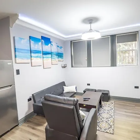 & Cozy 1-bedroom In Irving Park Apartment *