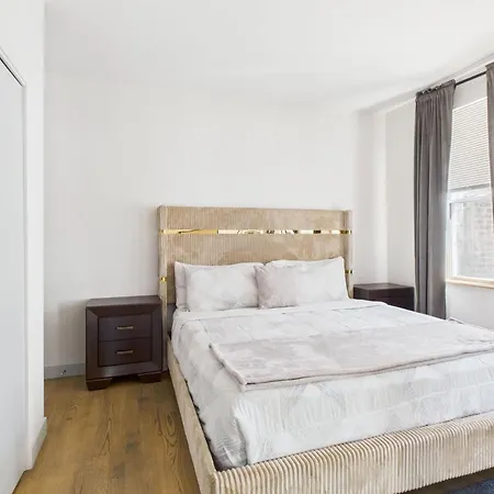 Apartment 2br With Soaking Tub Just 10 Min To Downtown Chicago