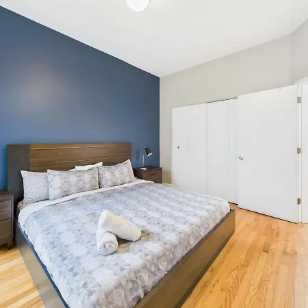 Apartment Spacious 4br Covered Parking Just Steps To Wrigley *