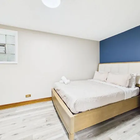 Spacious 4br Covered Parking Just Steps To Wrigley *