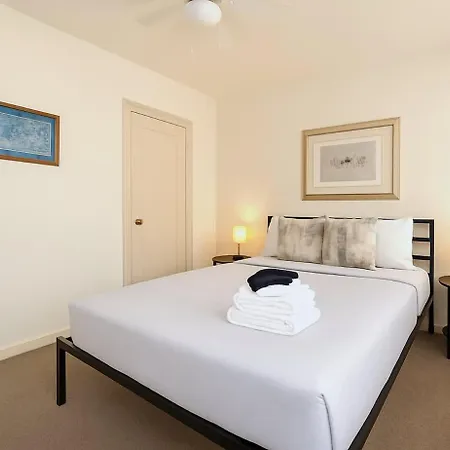 Apartment 1br Gold Coast Vintage Gem - Sp 1700 *