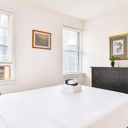 Apartment 1br Gold Coast Vintage Gem - Sp 1700 *