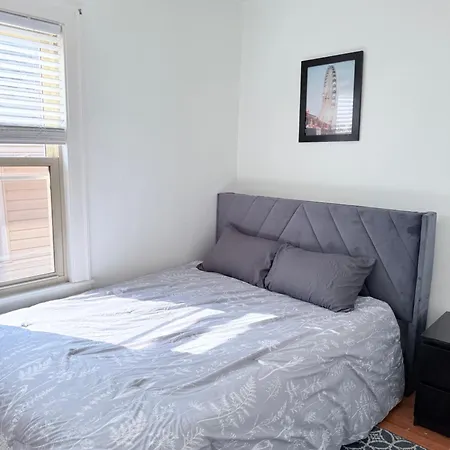 Prime Location - Cozy 3bd Near Downtown! Free Parking & Fast Wifi! Apartment Chicago