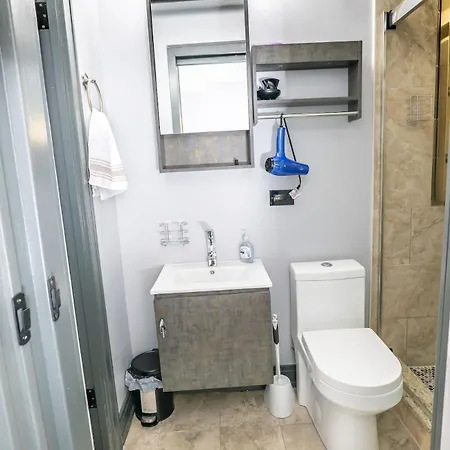 & Cozy 1-bedroom In Irving Park *