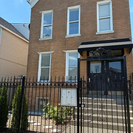 Historic Feel Modern Comfort Walk To Parks & Food * Chicago