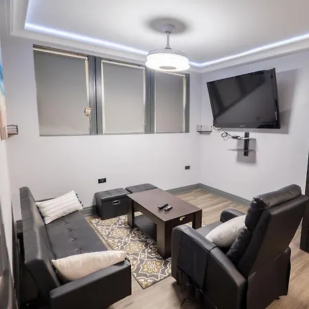 & Cozy 1-bedroom In Irving Park *
