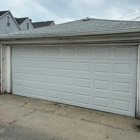 Historic Feel Modern Comfort Walk To Parks & Food Apartment