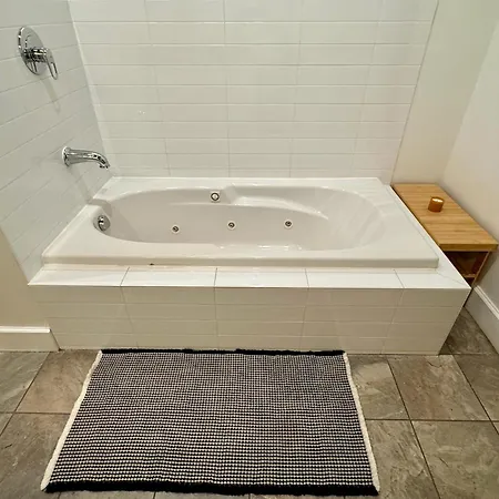 Huge! 3 King Bedrooms With Private Rooftop Lounge On Fulton Market Apartment *