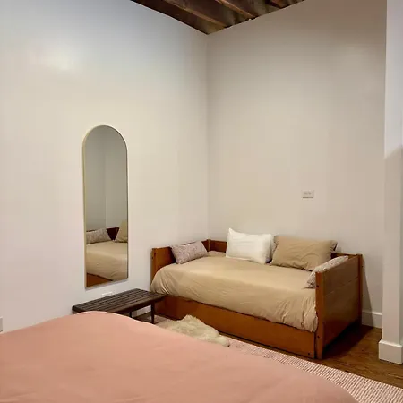 Huge! 3 King Bedrooms With Private Rooftop Lounge On Fulton Market Apartment *