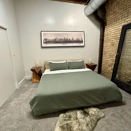 Huge! 3 King Bedrooms With Private Rooftop Lounge On Fulton Market *