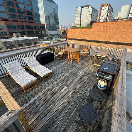 Huge! 3 King Bedrooms With Private Rooftop Lounge On Fulton Market Apartment