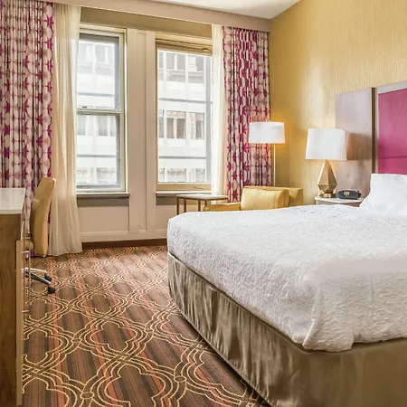 Hampton Majestic Theatre District Hotel 3*