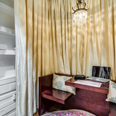 The Golden Arm (adults Only) Inn 2*