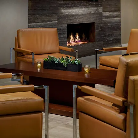 By Marriott Downtown/river North 3* Chicago