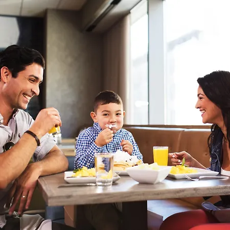 By Marriott Downtown/river North 3* Chicago