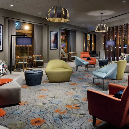 Springhill Downtown/river North Hotel 3*