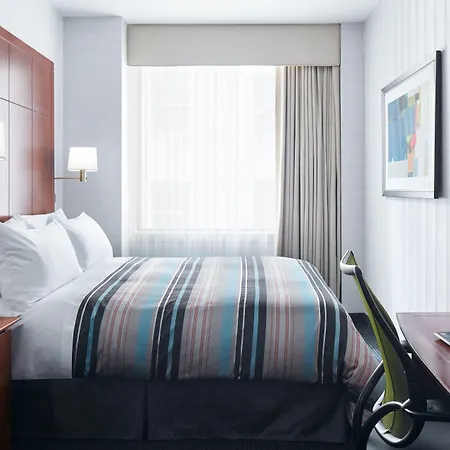 Loop Hotel 4*