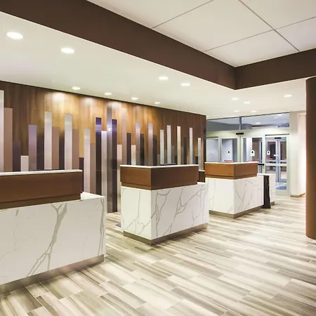 La Quinta & By Wyndham Downtown 3*