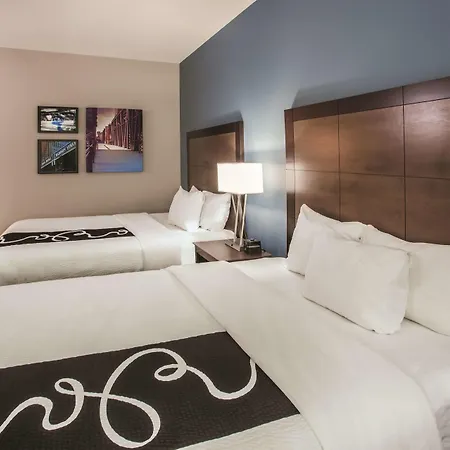 Hotel La Quinta & By Wyndham Downtown 3*