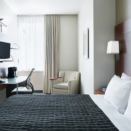 Hotel River 4*
