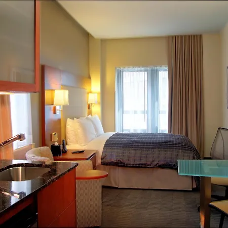 Hotel River