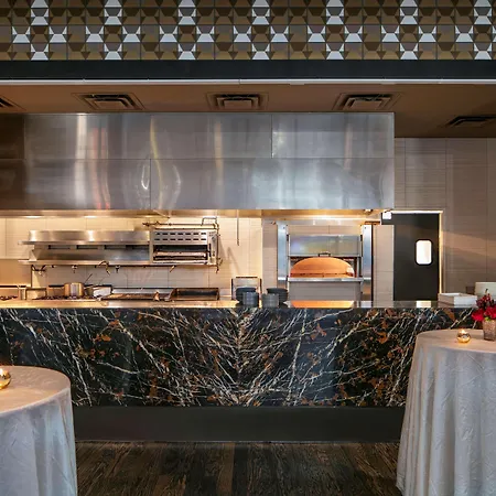 Hotel The Royal Sonesta River North Chicago