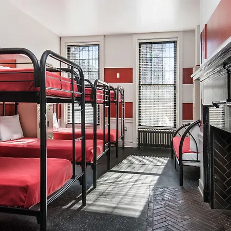 Hostel Getaway Chicago