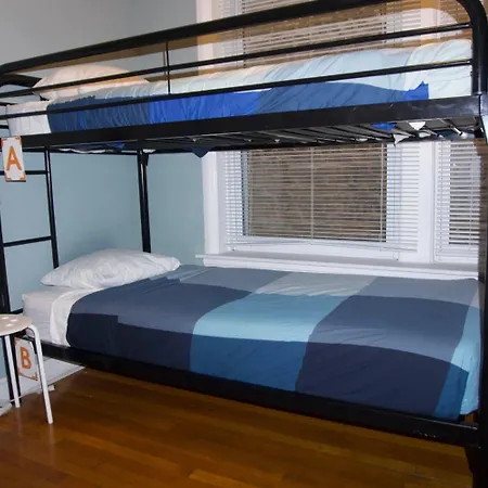 Wrigley - (adults Only) Hostel